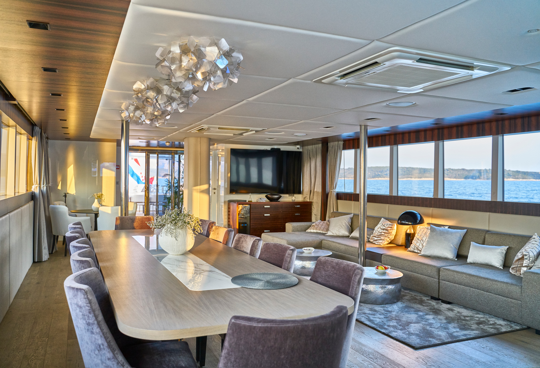 Dalmatino Yacht Charter Interior