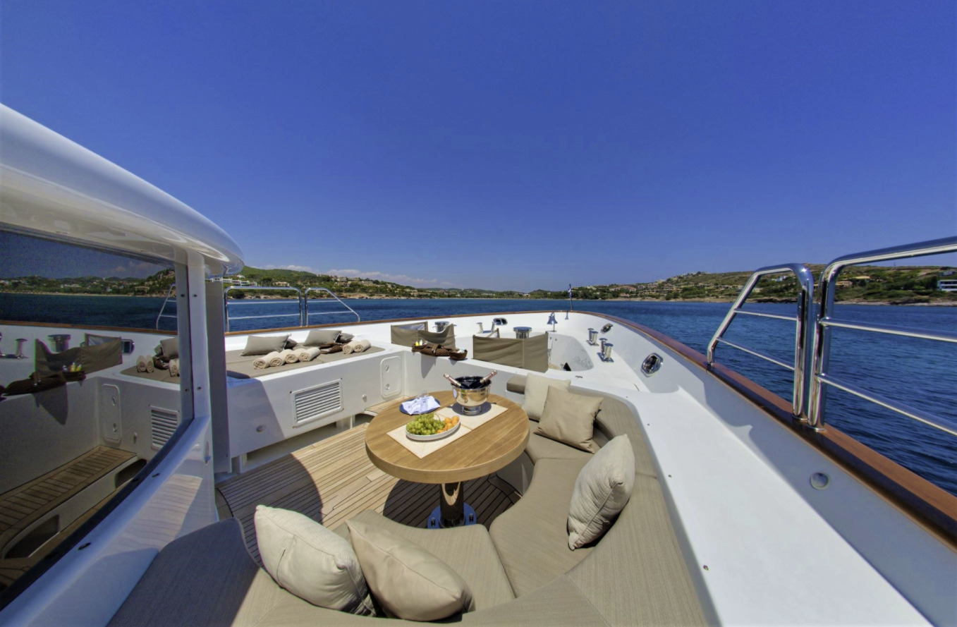 Grande Amore Yacht Charter Exterior