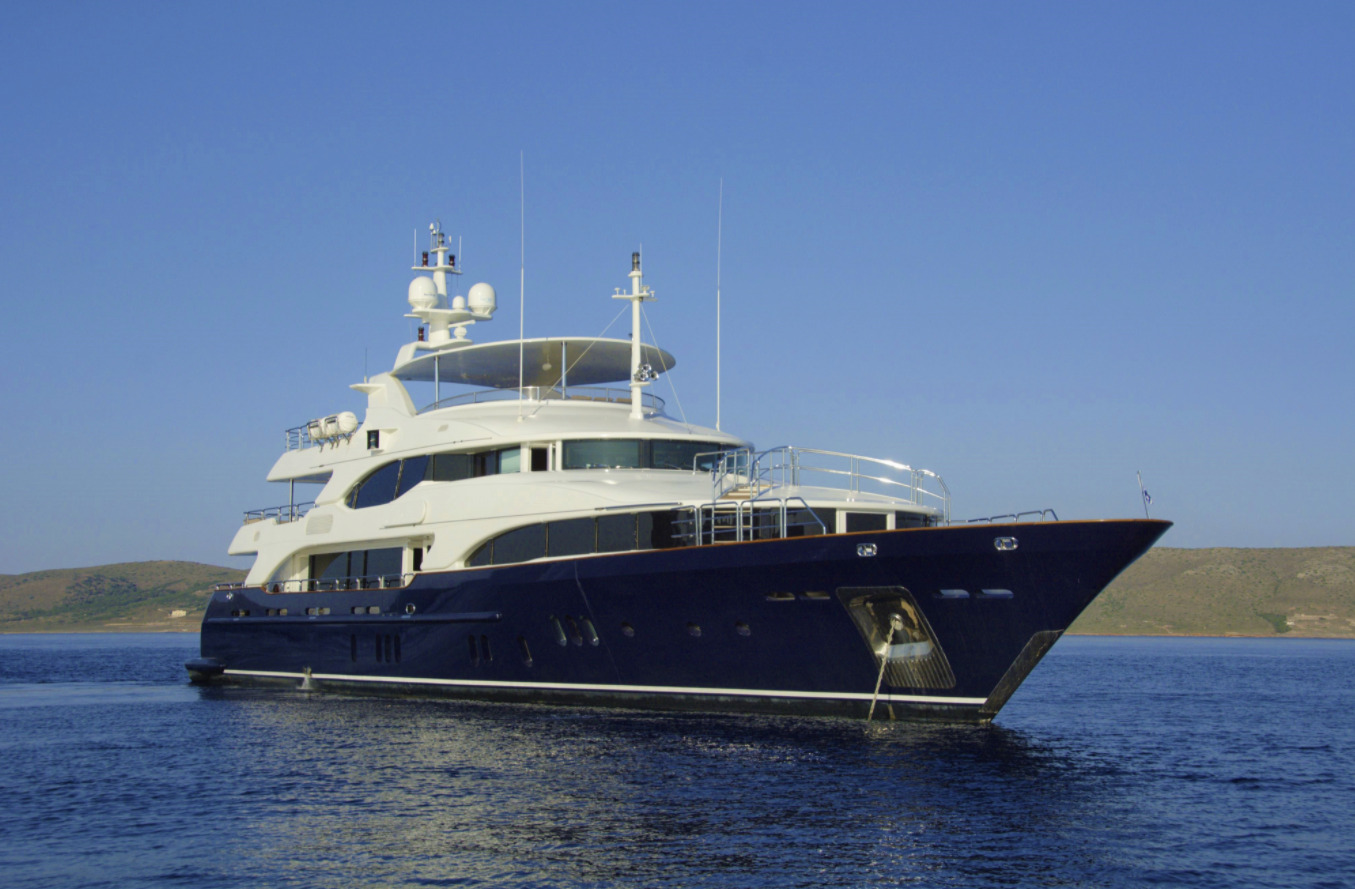 Grande Amore Yacht Charter Exterior