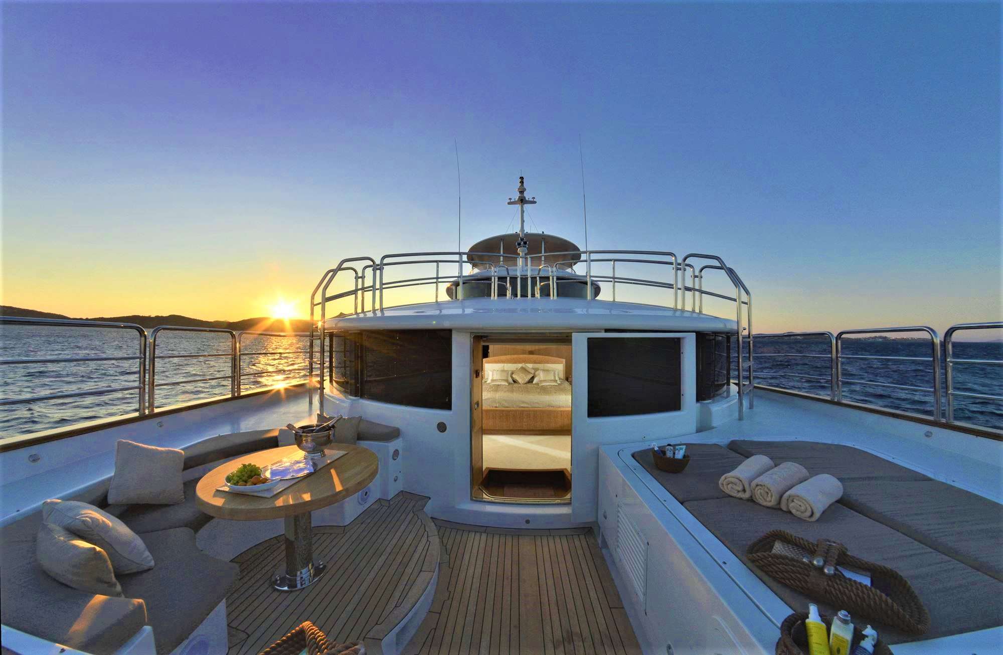 Grande Amore Yacht Charter Cabins