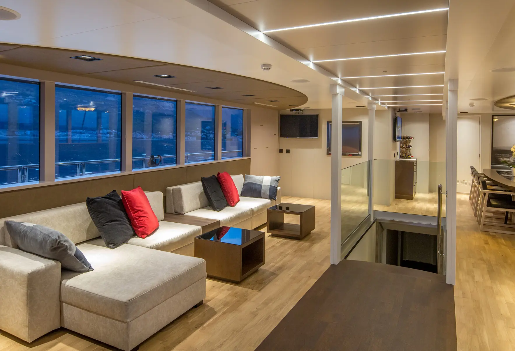 Rara Avis Yacht Charter Interior