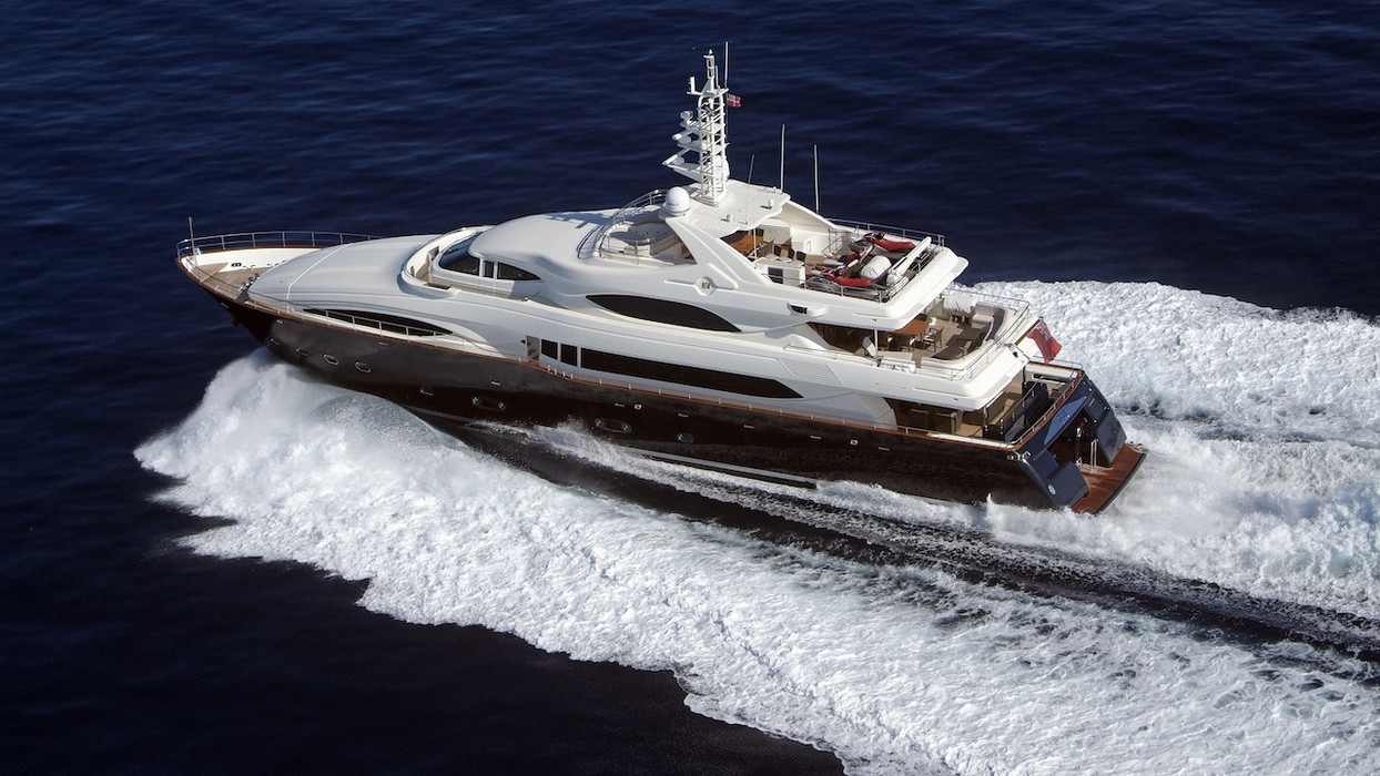 Noblesse Yachts