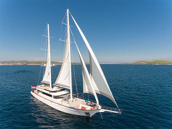 Lady Gita Yacht Charter