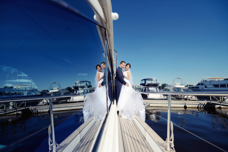Getting married on a Luxury Yacht makes your wedding special