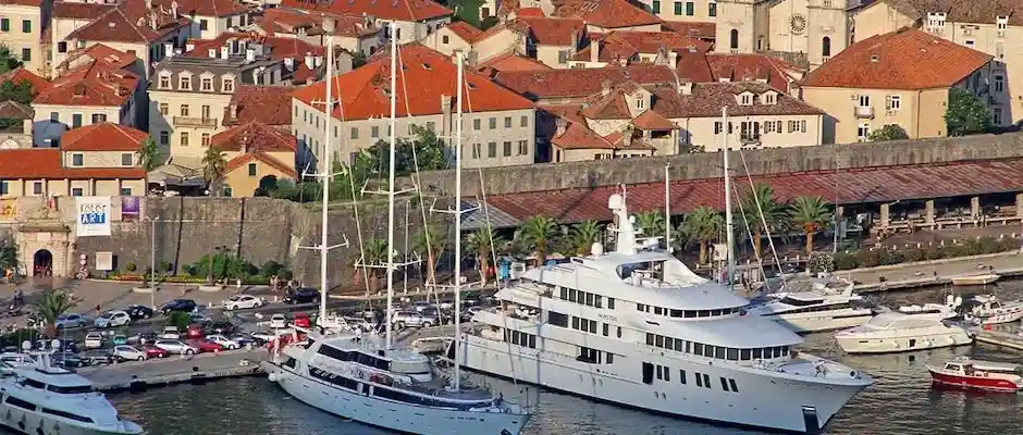 d 16-meter-wide set of well-preserved city walls dating to the 9th and 18th centuries. The walls guard the city against the fortress of St. John at the top of the hill. This tour takes about an hour, and the sunset view of Boka is impressive.